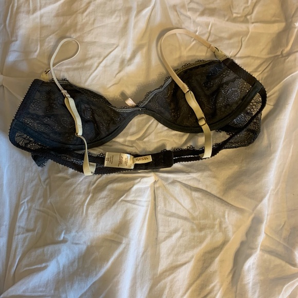 2 Very Sexy Beautiful Balconet and Lace VS Bras - Picture 11 of 12